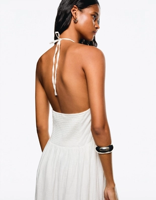 Платье миди с горловиной халтер и оборками- Заказать в России