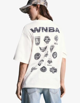 Спортивная футболка WNBA с короткими рукавами и цифровым принтом- Заказать в России