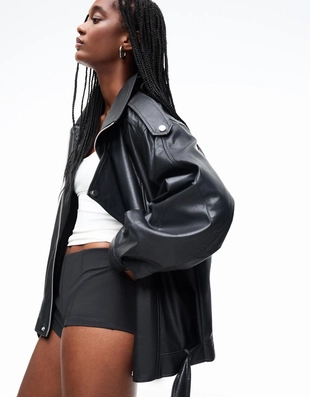 Black|6630/677 - Bershka Куртка из искусственной кожи с ремнем