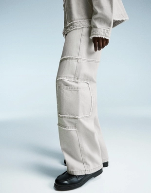 Grey|5336/352 - Bershka Джинсы свободного кроя с бахромой