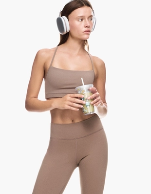 Топ из быстросохнущей дышащей ткани на бретелях- Заказать в России