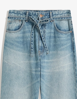 Джинсы свободного кроя с ремнем- Заказать в России