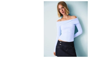 Фактурный свитер с открытыми плечами- Заказать в России