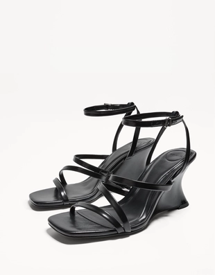 BLACK|1792/664 - Bershka Босоножки на каблуке