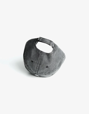 Black|9700/702 - Bershka Кепка с вышивкой