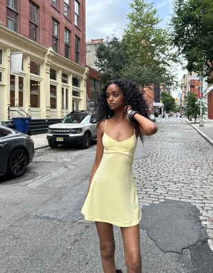 Yellow|5638/187 - Bershka Мини-платье на бретелях