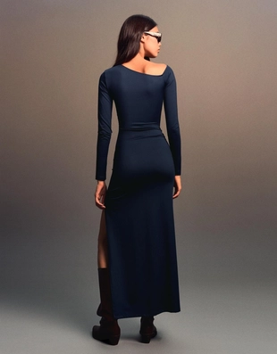 Платье миди асимметричного кроя с длинными рукавами- Заказать в России