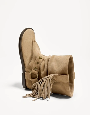 Сандалии на плоской подошве с голенищем и бахромой- Заказать в России