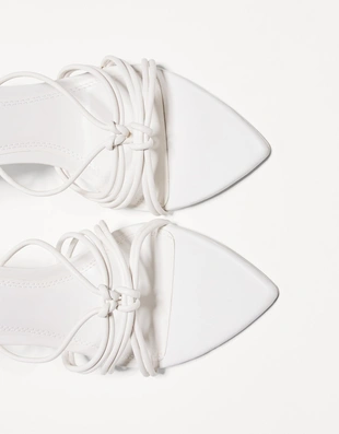 WHITE|1730/460 - Bershka Босоножки с металлическим блеском и завязками