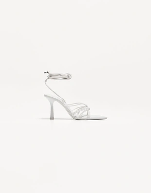 Босоножки с металлическим блеском и завязками- Заказать в России