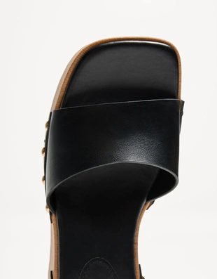 Brown|1784/664 - Bershka Босоножки на высокой танкетке и платформе