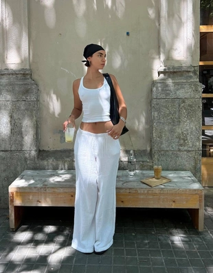 Брюки из двухслойной ткани в стиле рустик с широкими штанинами- Заказать в России