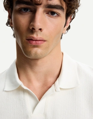 Off white|8562/777 - Bershka Поло из рельефной ткани