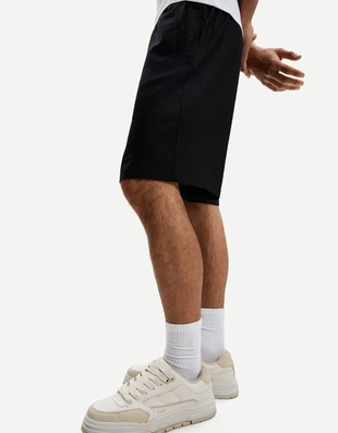 Black|3365/665 - Bershka Шорты-джоггеры свободного кроя из смесового льна