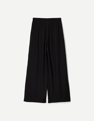 Black|0103/710 - Bershka Брюки из струящейся рельефной ткани с широкими штанинами и шнурком