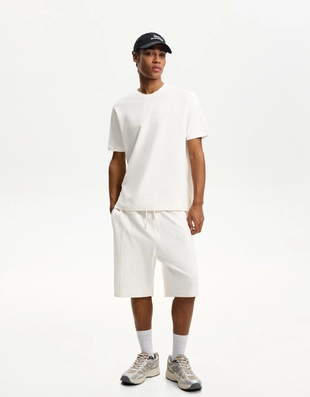 Off white|3404/443 - Bershka Шорты из рельефной ткани