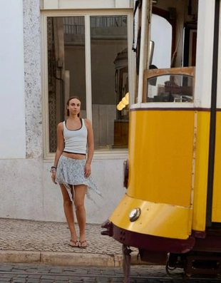 Bershka Мини-юбка из полупрозрачной ткани с принтом