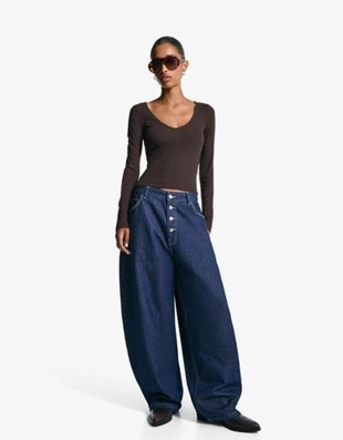 Bershka Футболка с длинными рукавами и V-образным вырезом