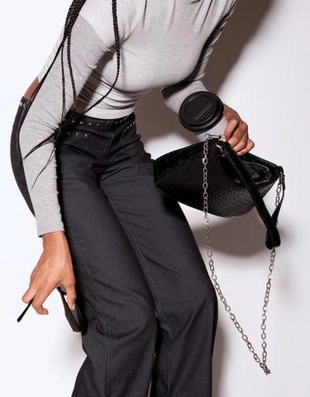 Bershka Мини-сумка в форме полумесяца