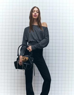 Bershka Футболка в полоску с длинными рукавами и поясом