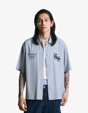 Bershka Рубашка с короткими рукавами и вышивкой