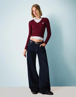 Bershka Свитер с узором «косы» и вышивкой