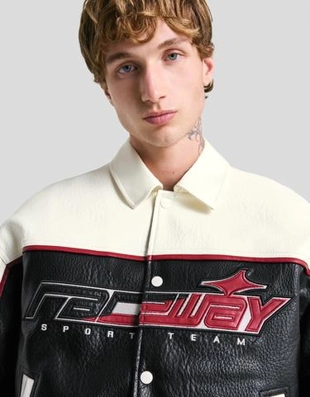 Bershka Куртка из искусственной кожи с принтом