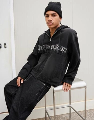 Bershka Джинсовая куртка с застежкой-молнией и вышивкой