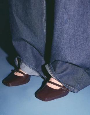 Bershka Туфли-слингбэки на широком каблуке, с ремешком на подъеме