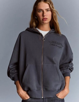 Bershka Худи с застежкой-молнией и заклепками