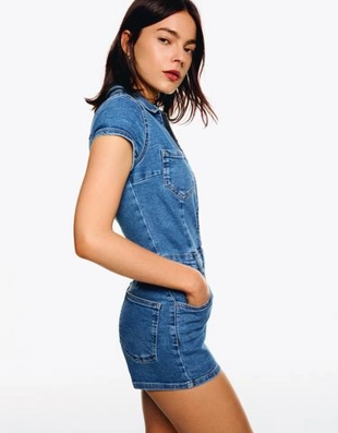 Bershka Короткий джинсовый комбинезон купить с доставкой.