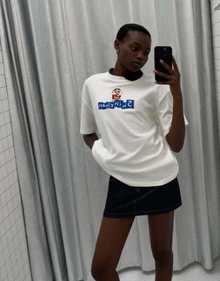 Bershka Футболка оверсайз SHIN CHAN