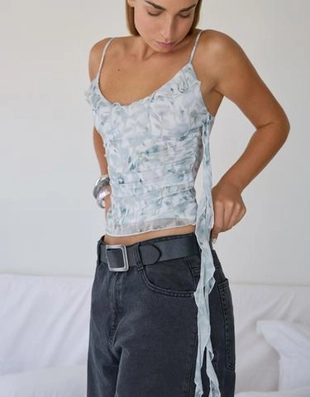 Bershka Топ из полупрозрачной ткани с принтом и воланами