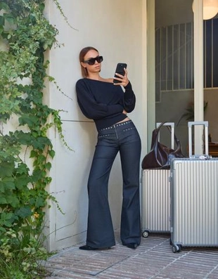 Bershka Стрейчевые брюки с заклепками на поясе