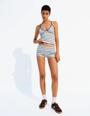 Bershka Шорты с отворотом на поясе купить с доставкой.