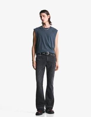 Bershka Расклешенные джинсы комфортной посадки