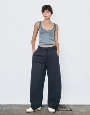 Bershka Брюки BARREL из мягкой ткани купить с доставкой.