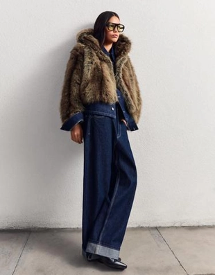 Bershka Куртка из искусственного меха с капюшоном