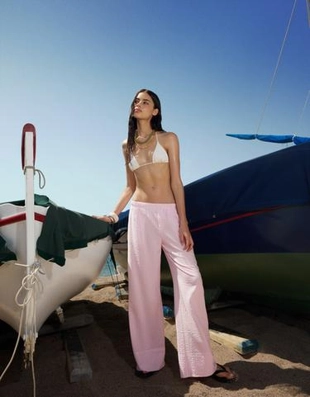 Bershka Широкие брюки из рельефной ткани купить с доставкой.