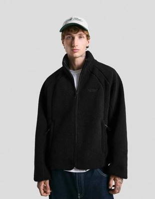 Bershka Куртка из искусственной овчины купить с доставкой.