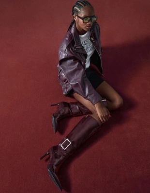 Сапоги на каблуке с пряжкой- Заказать в России