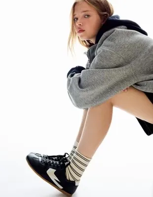 Ретро-кроссовки на тонкой подошве