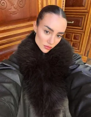 Куртка из искусственной кожи с меховым воротником- Заказать в России