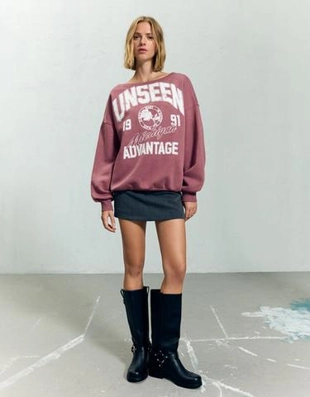 Толстовка с вырезом «лодочка» и принтом- Заказать в России