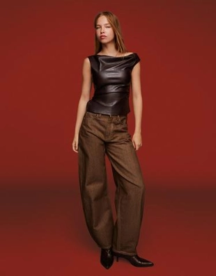 Асимметричный топ из искусственной кожи- Заказать в России