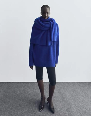 Bershka Объемный свитер с высоким воротником