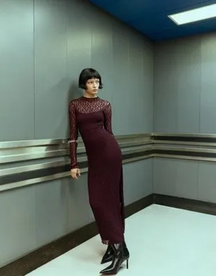 Кружевное платье миди с длинными рукавами- Заказать в России