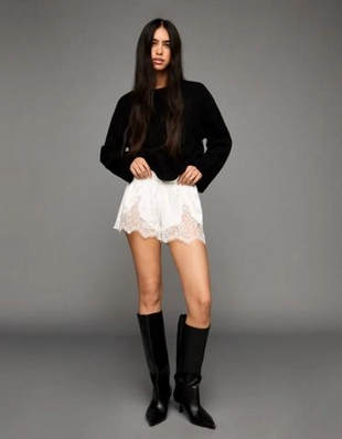 Сатиновые шорты с кружевом