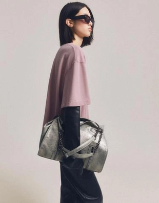 Bershka Блестящая сумка с цепочкой