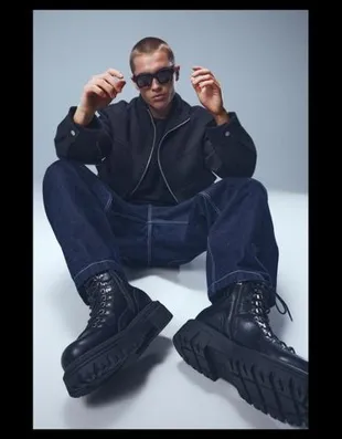 Ботинки с металлическими деталями